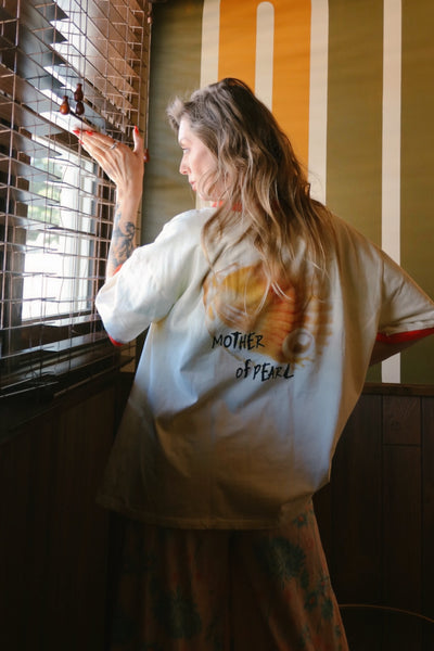 HAPPY LITTLE MOTHER MOTHER PEARL TEE