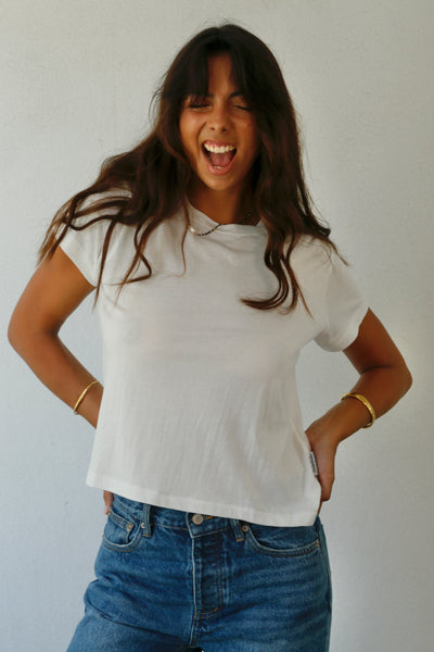 THE LAUNDRY ROOM ESSENTIALS PERFECT TEE WHITE | BABY LEMONADE STORE