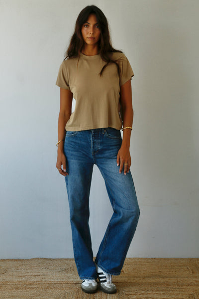 THE LAUNDRY ROOM ESSENTIALS PERFECT TEE CAMEL GOLD | BABY LEMONADE STORE