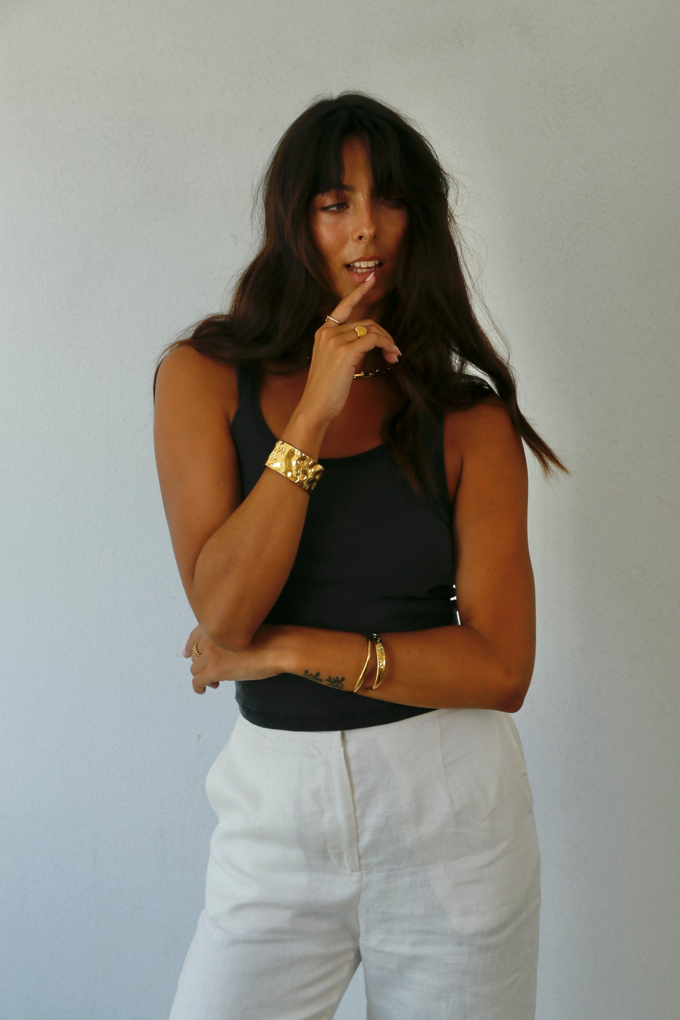THE LAUNDRY ROOM ESSENTIALS RIB TANK BLACK SNOW | BABY LEMONADE STORE