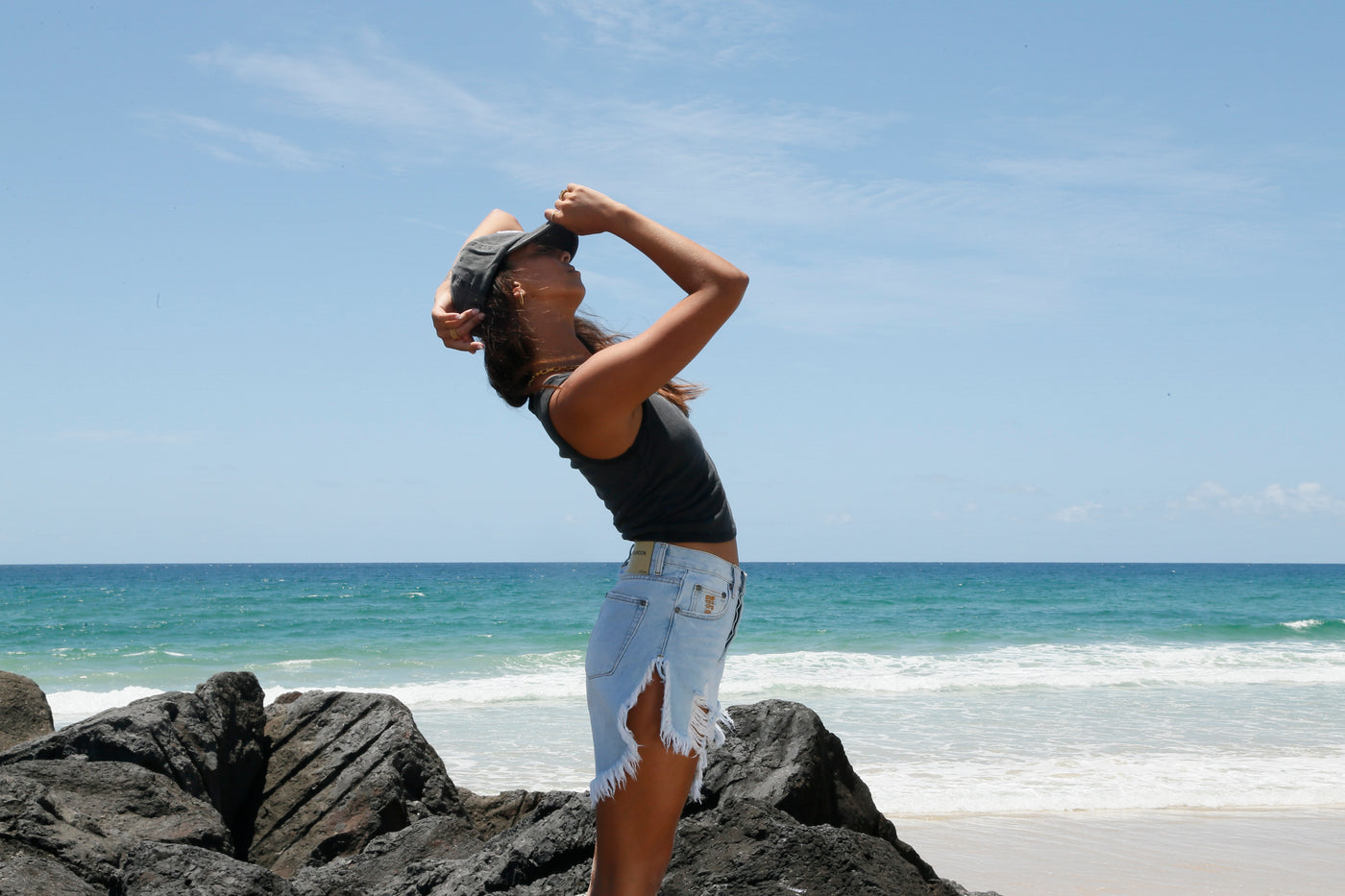THE LAUNDRY ROOM ESSENTIALS RIB TANK BLACK SNOW | BABY LEMONADE STORE