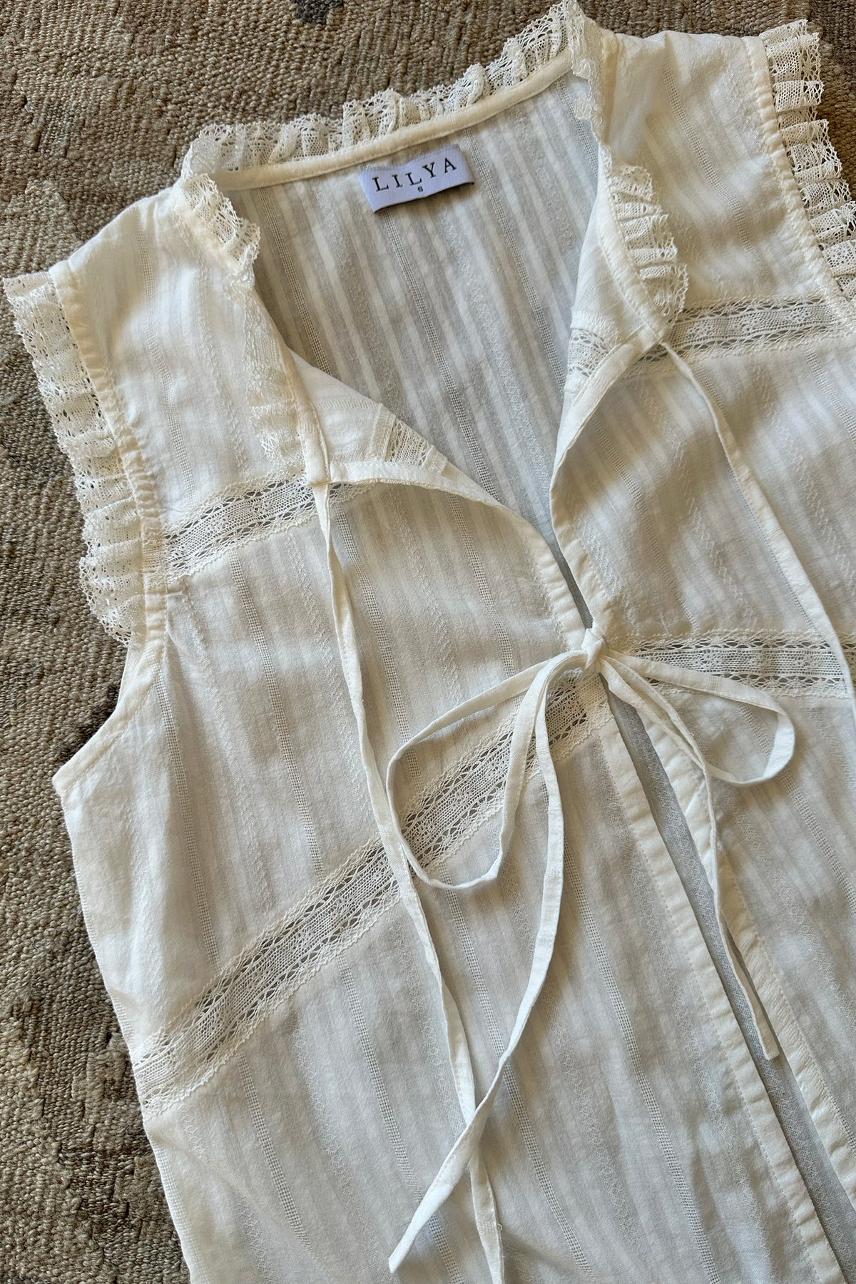 LILYA JUPITER LACE TOP WHITE