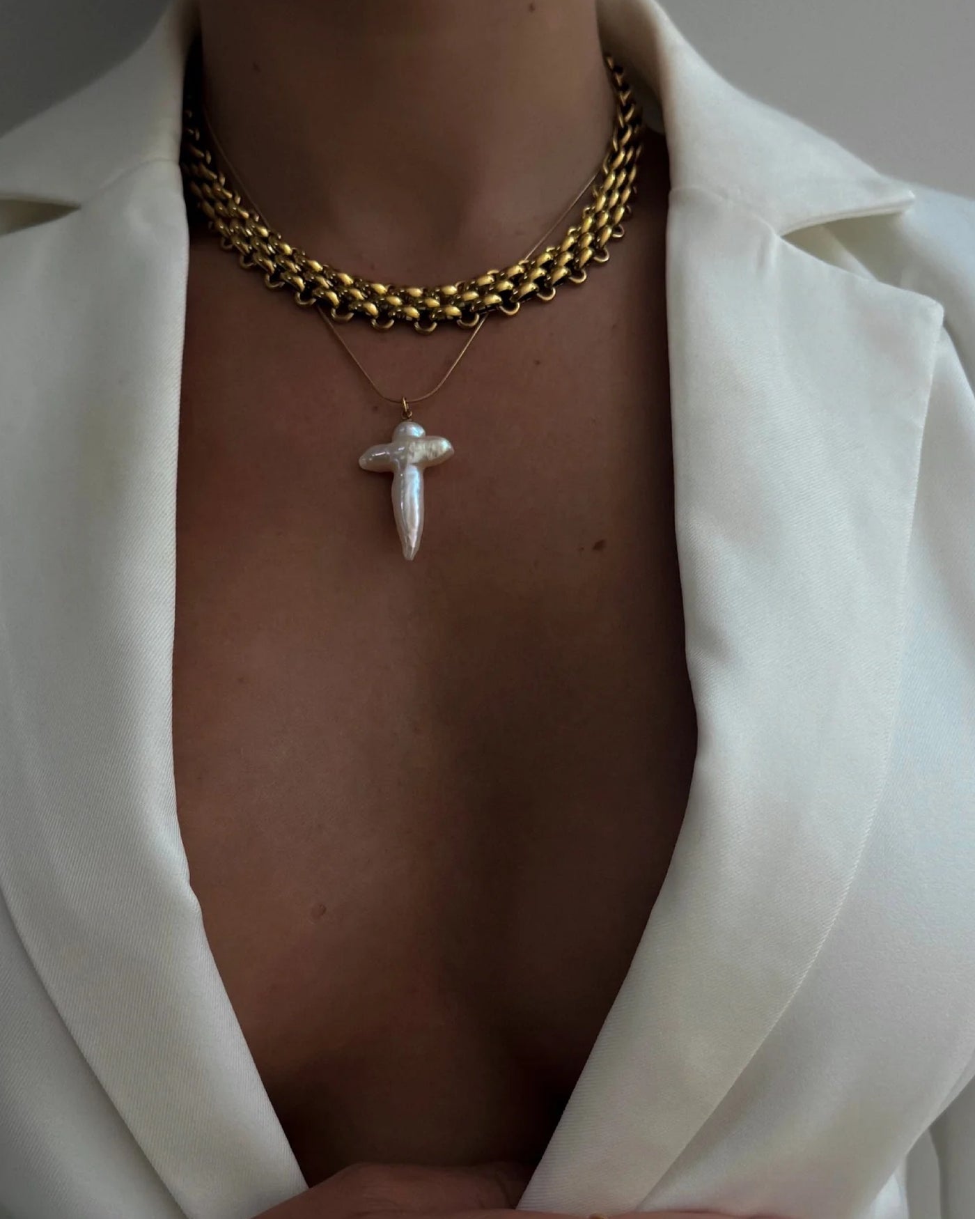 ZAYA COLLECTIVE LITA PEARL CROSS  NECKLACE  GOLD | BABY LEMONADE STORE