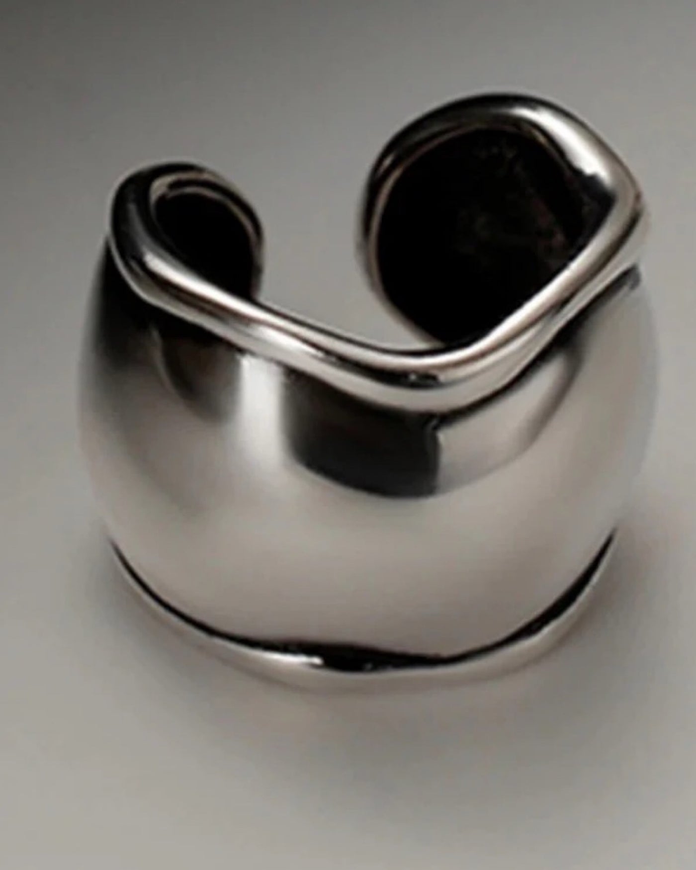 ZAYA COLLECTIVE| MILA EAR CUFF SILVER| BABY LEMONADE STORE